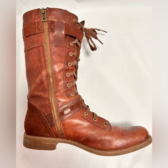 Timberland Leather and Nubuck wide calf boots. - Picture 6 of 15